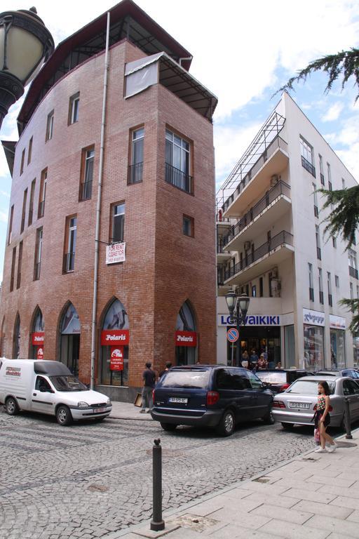 Black-White Rooms Batumi Exterior foto